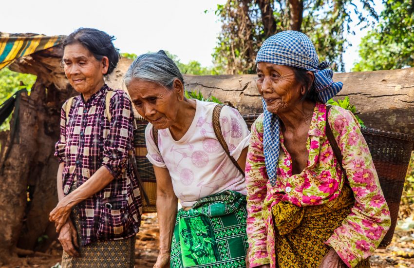 Drie boerinnen in Cambiodia