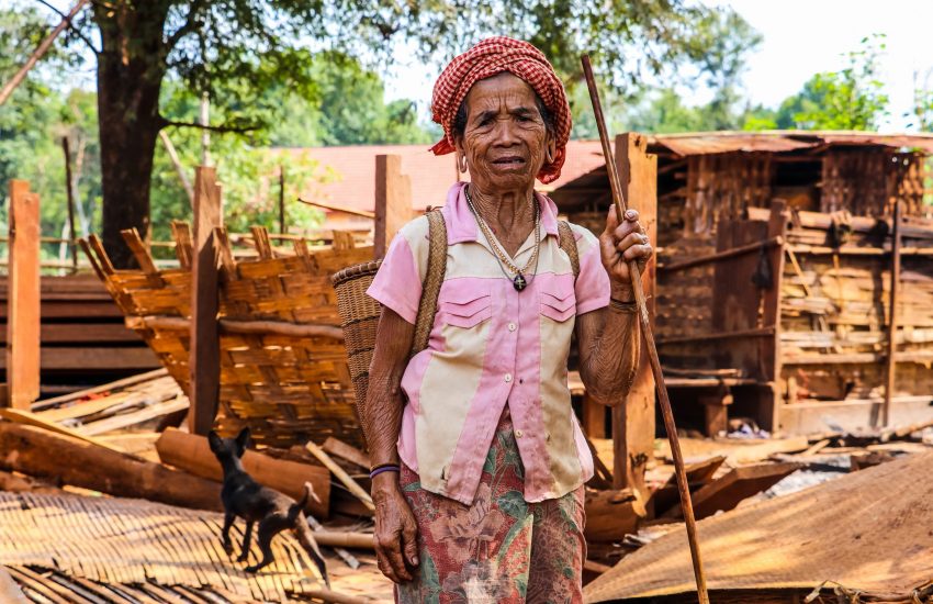 Cambodian woman who works with forest products to conserve timber (Photo: © Kouy Socheat, NTFP-EP Cambodia / IUCN NL)