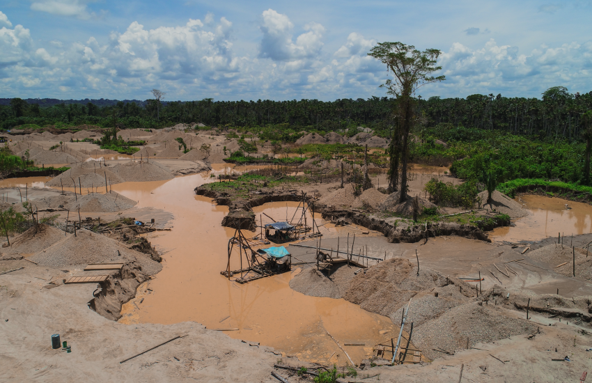 Gold mining in Madre de Dios Peru Photo Tom Laffay