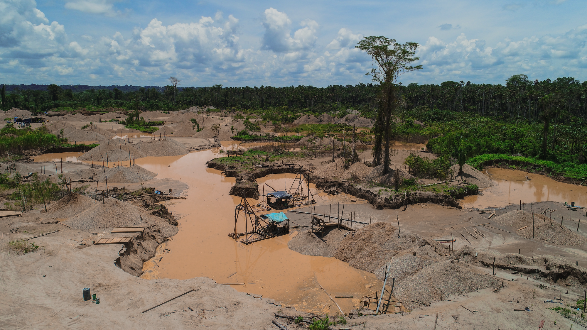 Gold mining in Madre de Dios: mercury in every body | IUCN NL