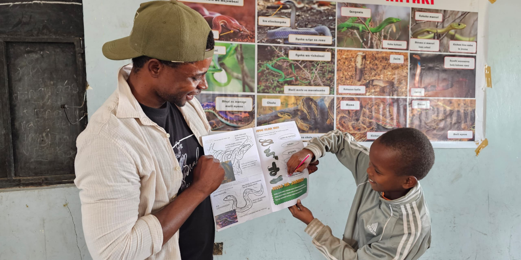 Educational activities in Kenya Photo Wild Snake Project